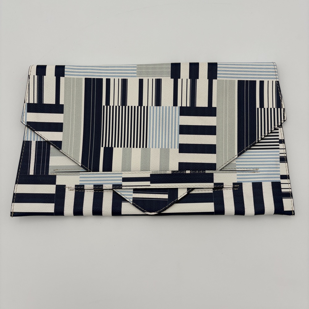 Vittoria Napoli Italian Leather Envelope Clutch – Blue/White Geometric Print - Picture 4 of 5